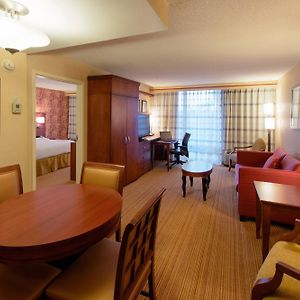 One-Bedroom King Suite